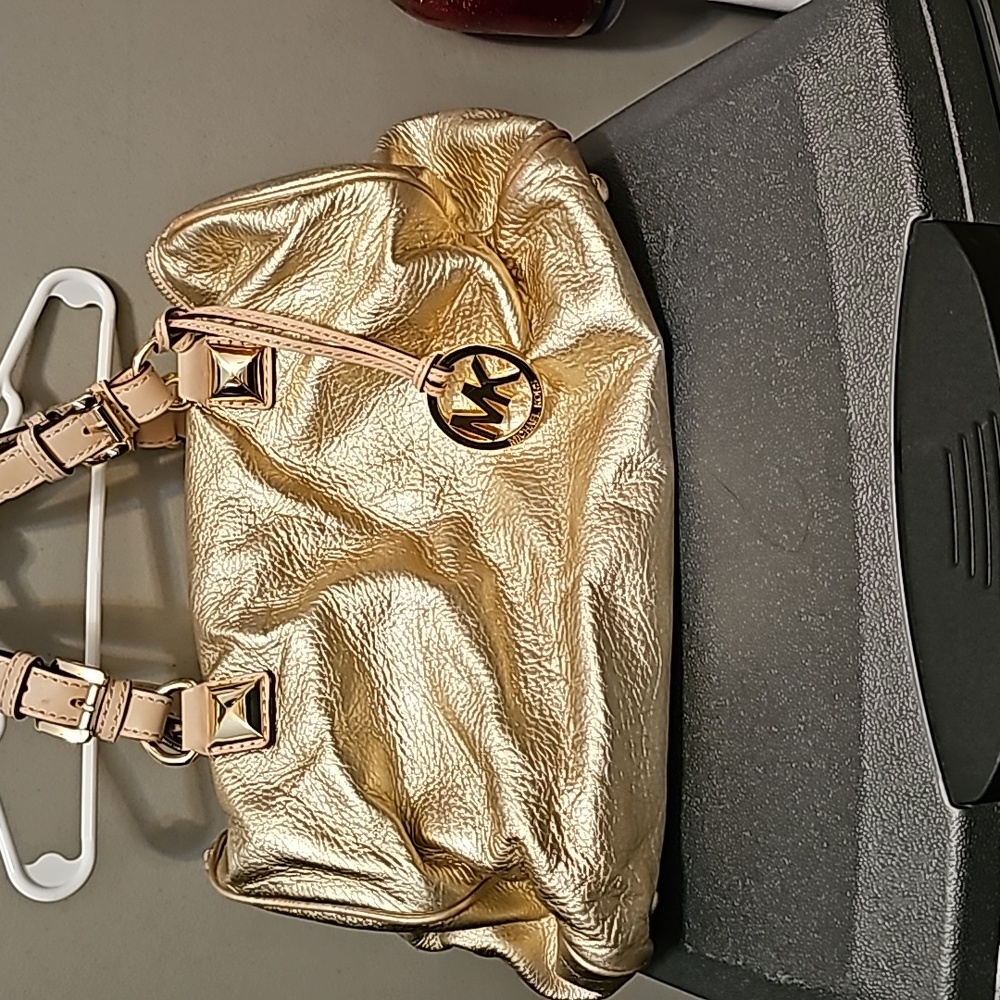 Micheal Kors purse